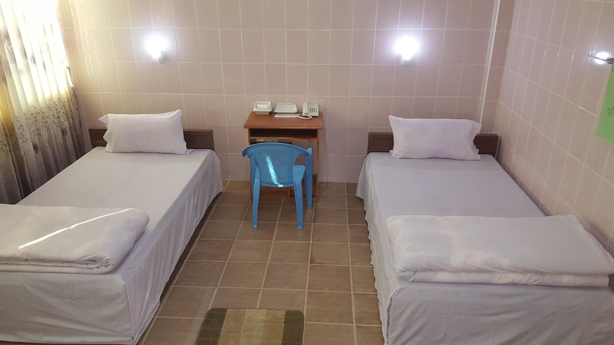 Red Dragon Hotel Hsipaw Kültér fotó