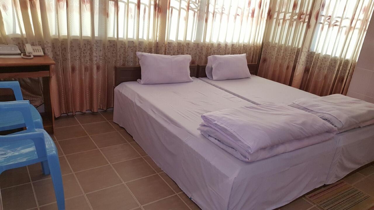 Red Dragon Hotel Hsipaw Kültér fotó
