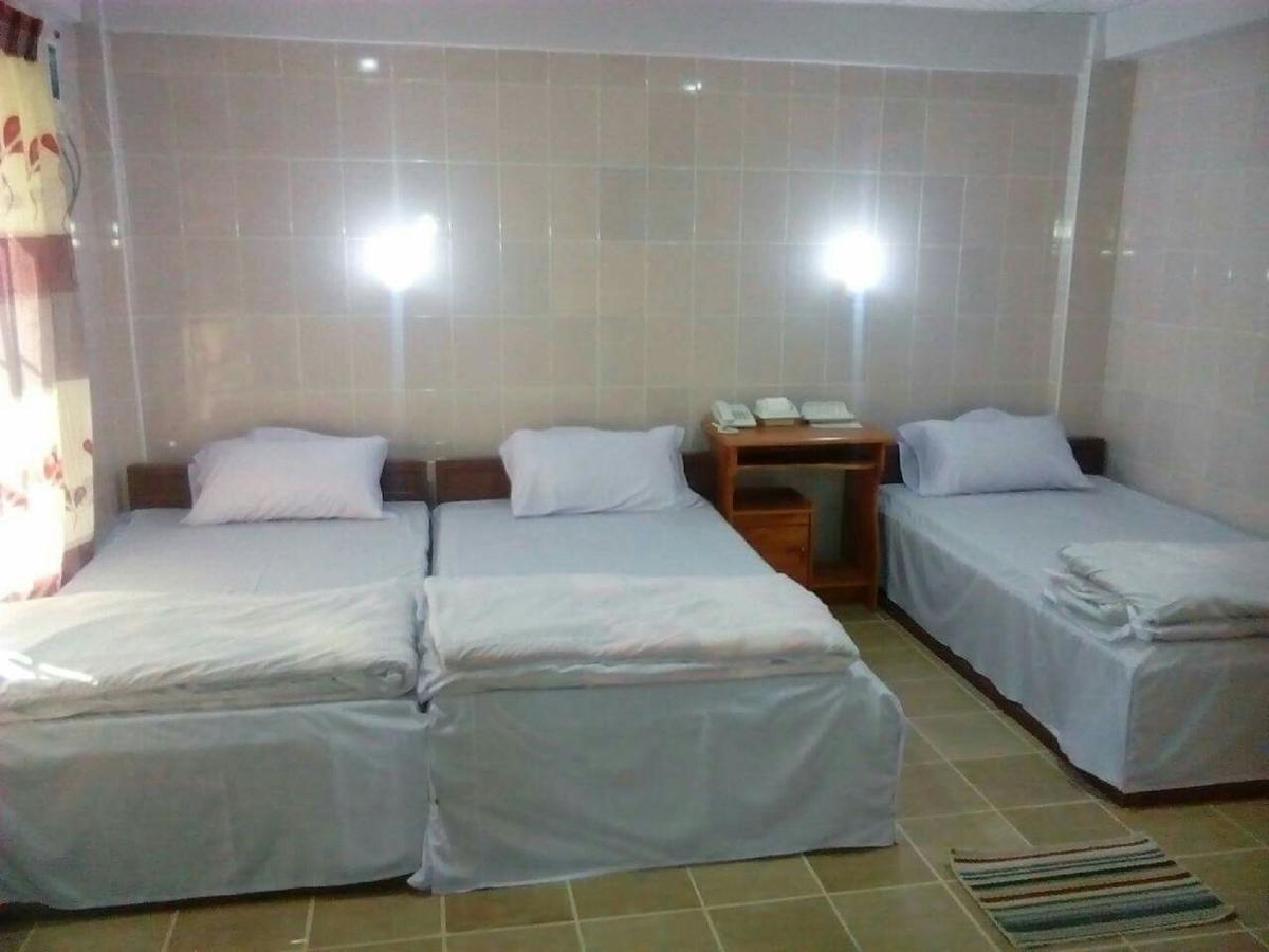 Red Dragon Hotel Hsipaw Kültér fotó