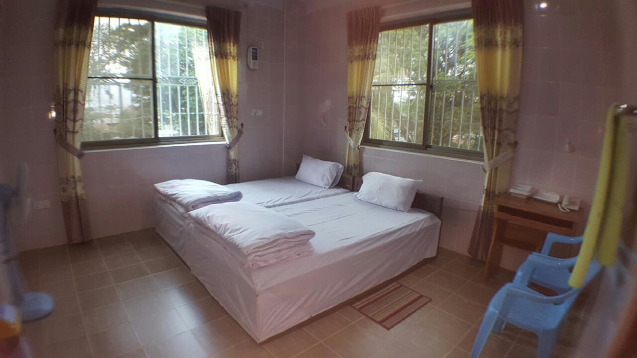 Red Dragon Hotel Hsipaw Kültér fotó