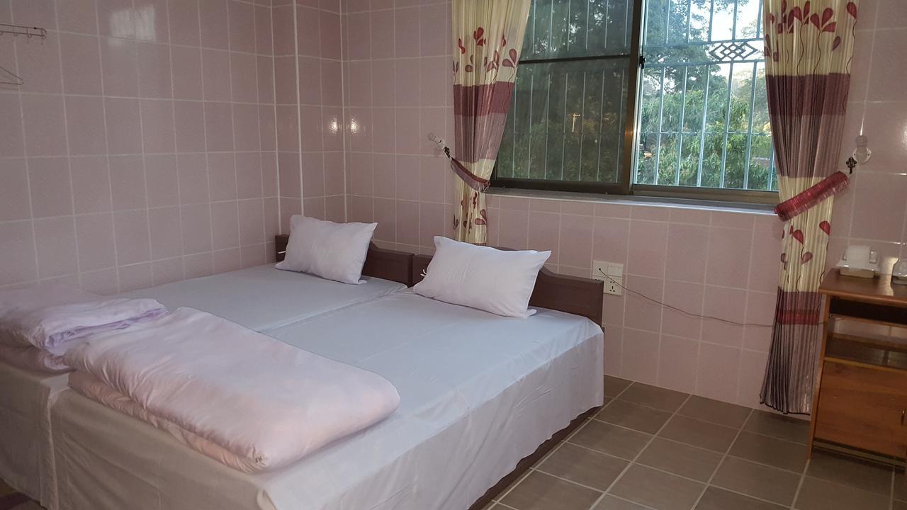 Red Dragon Hotel Hsipaw Kültér fotó