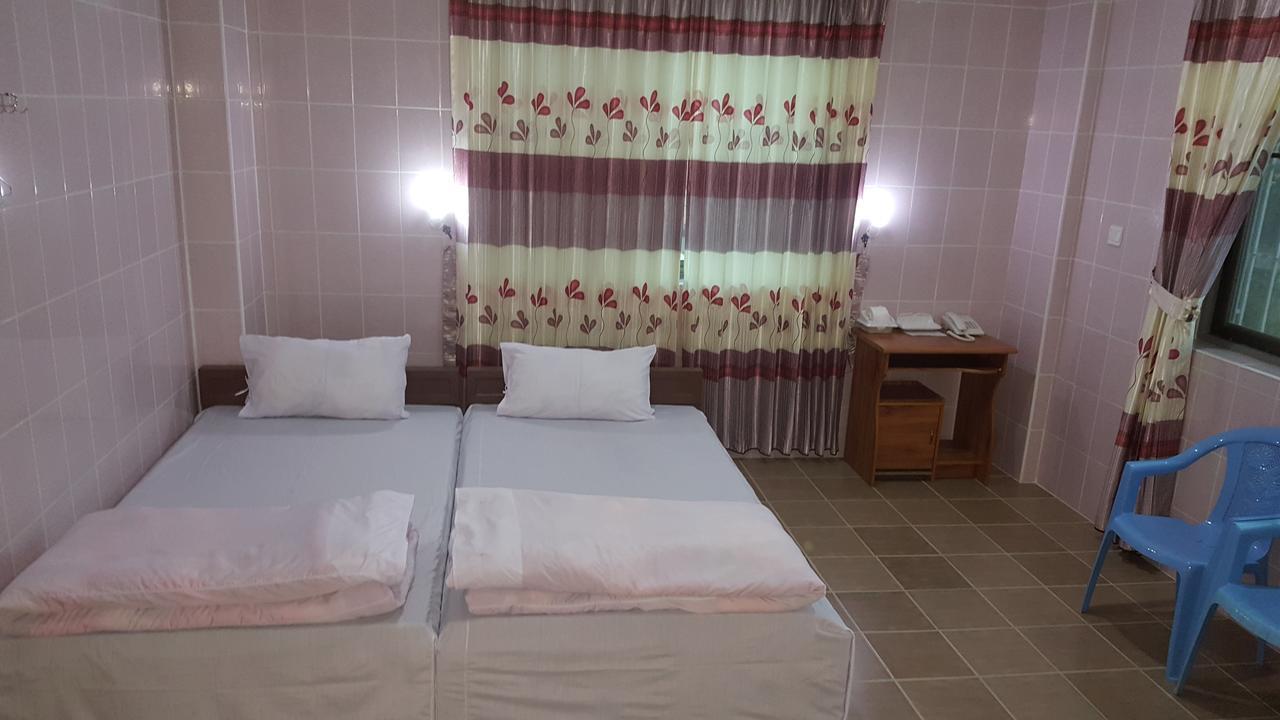 Red Dragon Hotel Hsipaw Kültér fotó