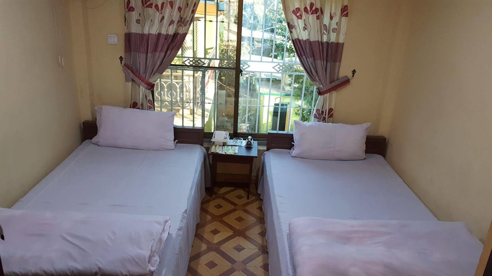 Red Dragon Hotel Hsipaw Kültér fotó