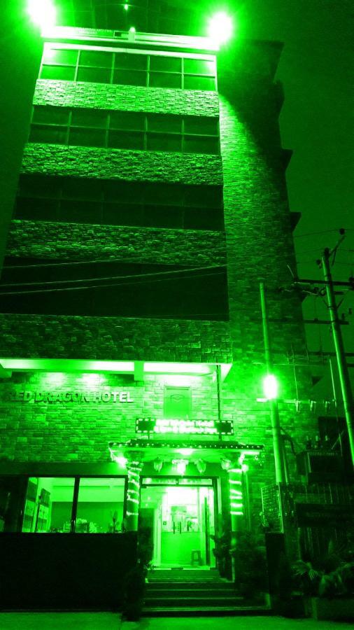 Red Dragon Hotel Hsipaw Kültér fotó